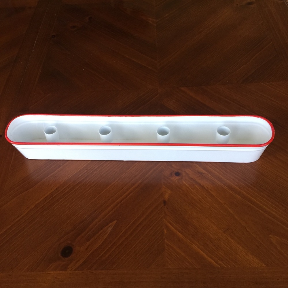(Set of 2) NWT Threshold White and Red Metal Tray Holds Four Candles - Picture 5 of 8